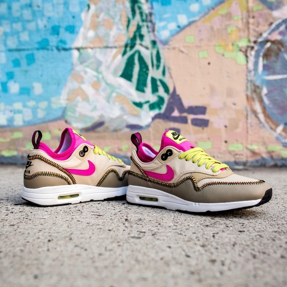 Nike Shoes - Nike Air Max 1 Ultra 2.0 SI Sneakers